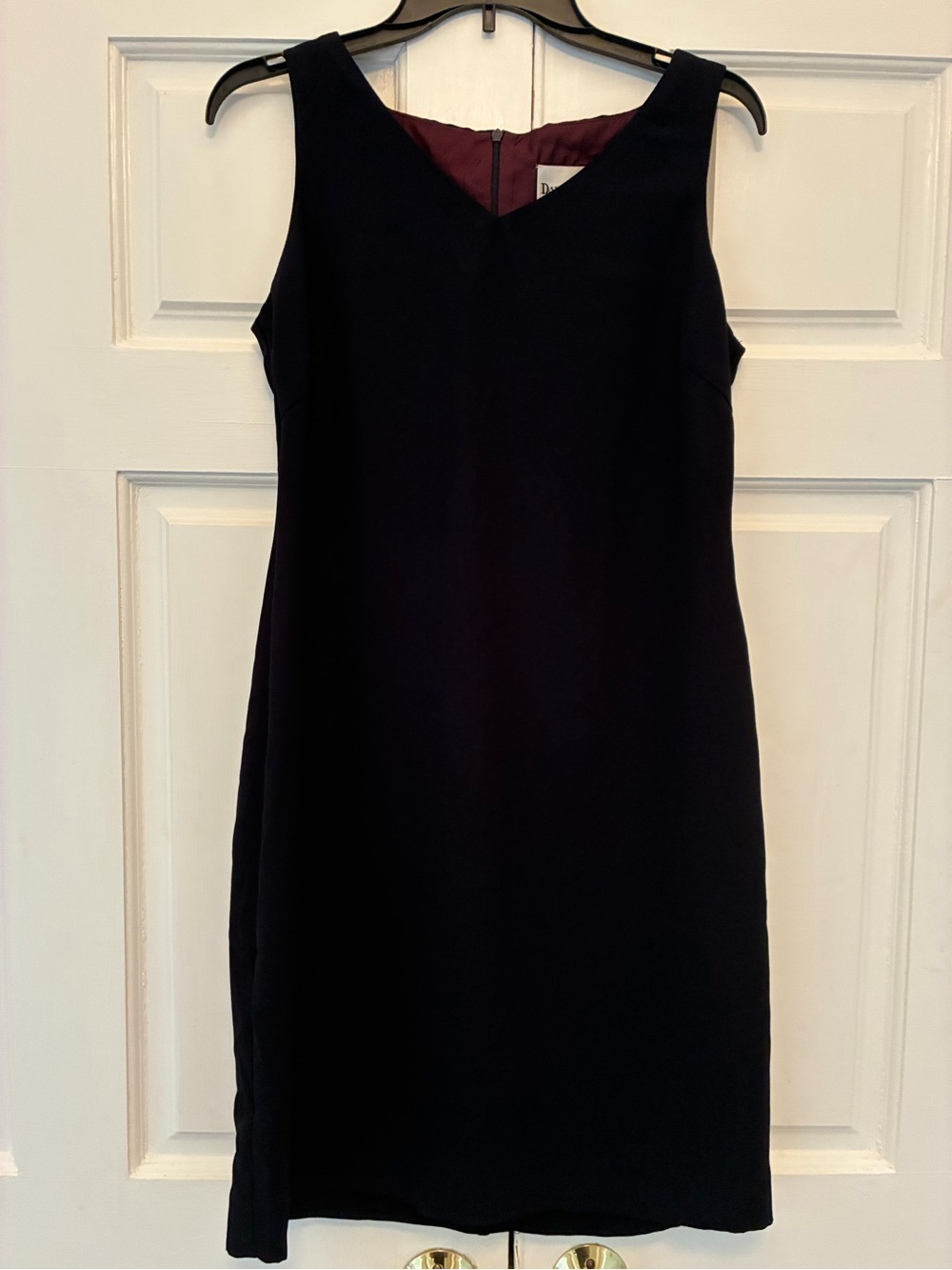 Danny & Nicole Black Sleeveless V-Neck Shift Dress with Maroon Lining